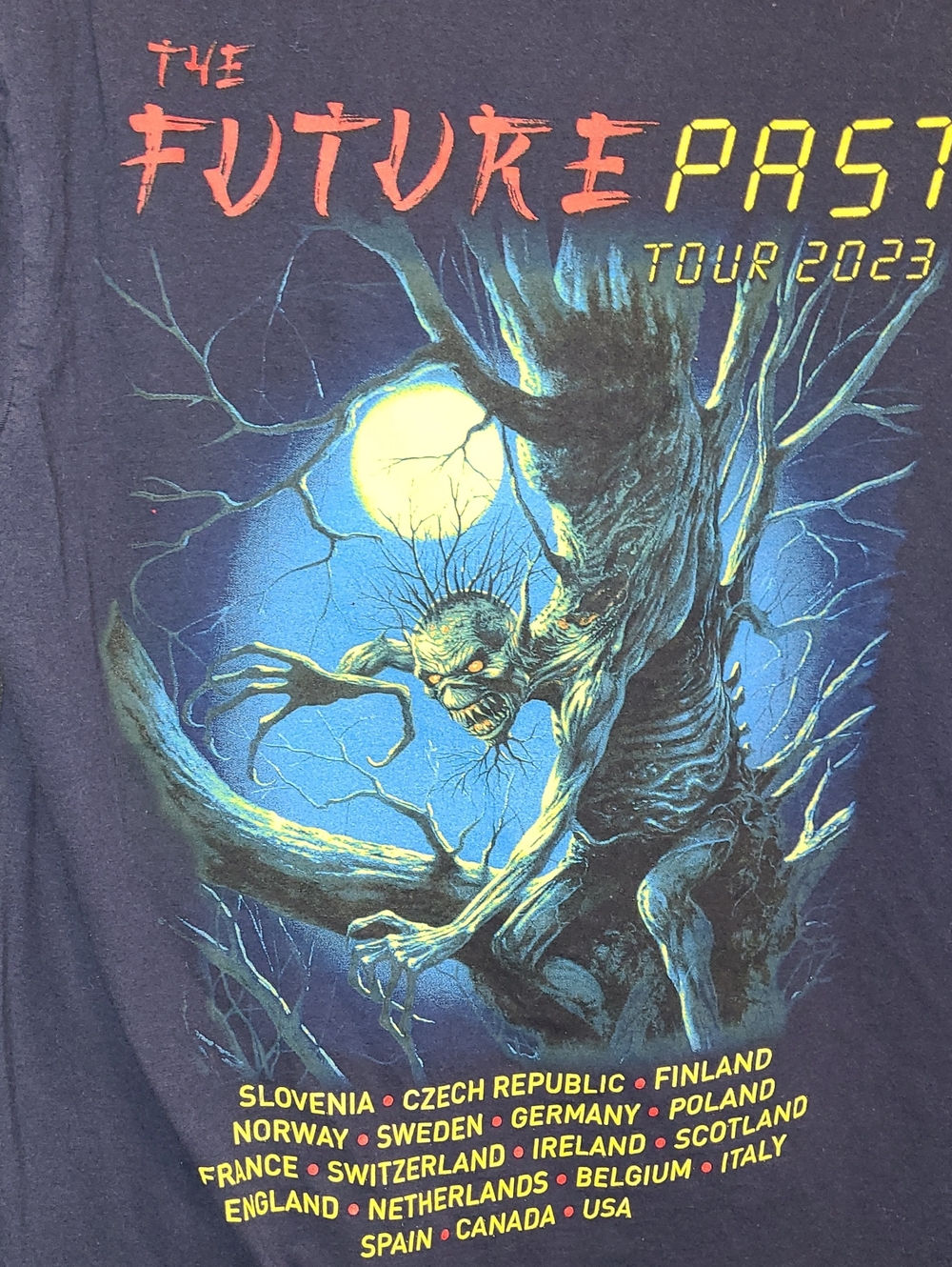 official Iron Maiden "The Future Past Tour 2023" concert t-shirt SIZE MED - Picture 5 of 8